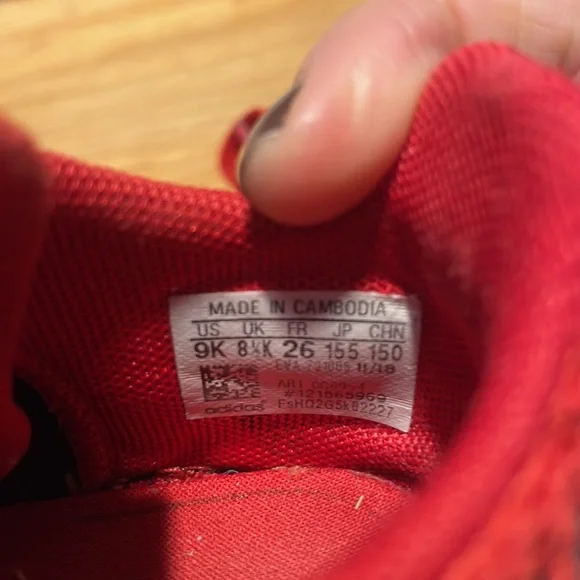 Toddler Adidas Red/Black Iconic 3 stripe running sneaker, size 9 - Picture 10 of 10